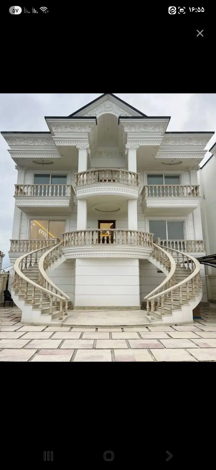 زمین ۲۰۰ متر