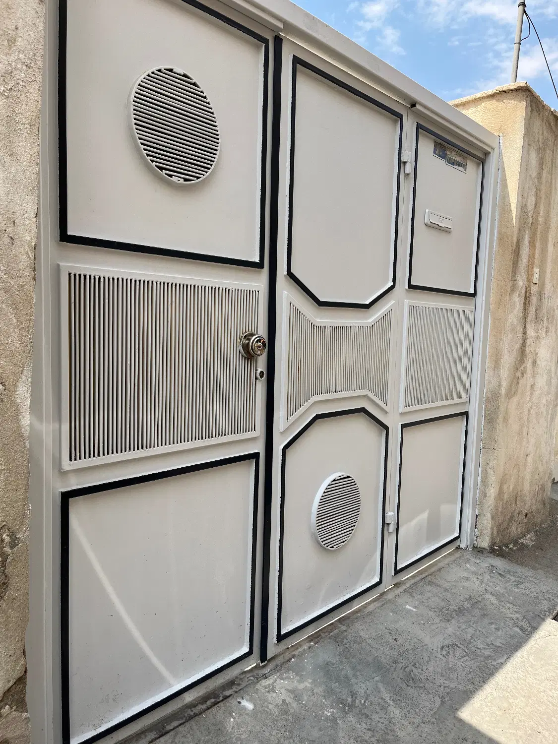 فروش خانه در کتس بس