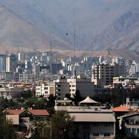ویلایی پشت‌قواره ۳ طبقه ۵۵متری در محله شقایق همت