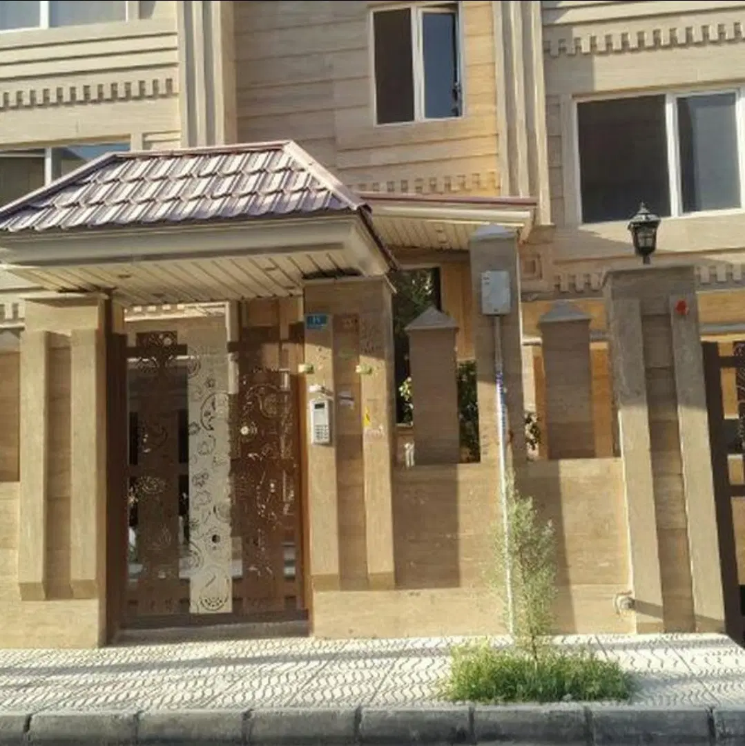 فروس واحد ۹۷ متری شاهد