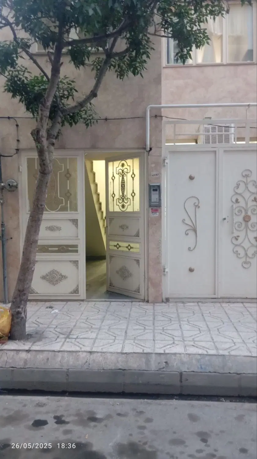 آپارتمان۷۰متر همکف خیام پشت بازار گل با پارکینگ