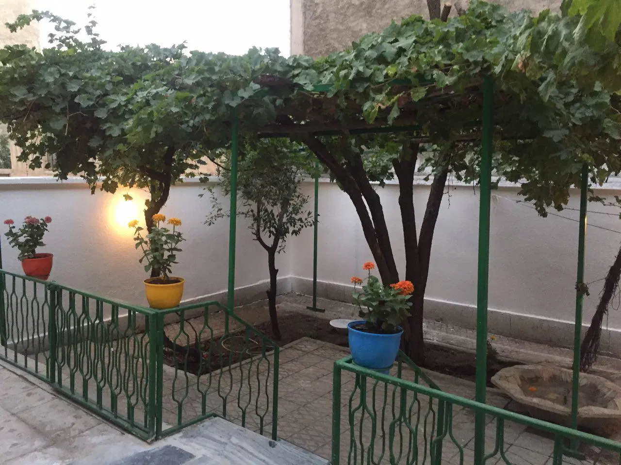 ویلایی دلباز  با دو واحد۵۰ و ۱۲۰ متر مجاور هم
