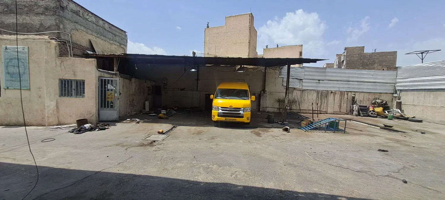 ۷۰۰ متر گاراژ تجاری