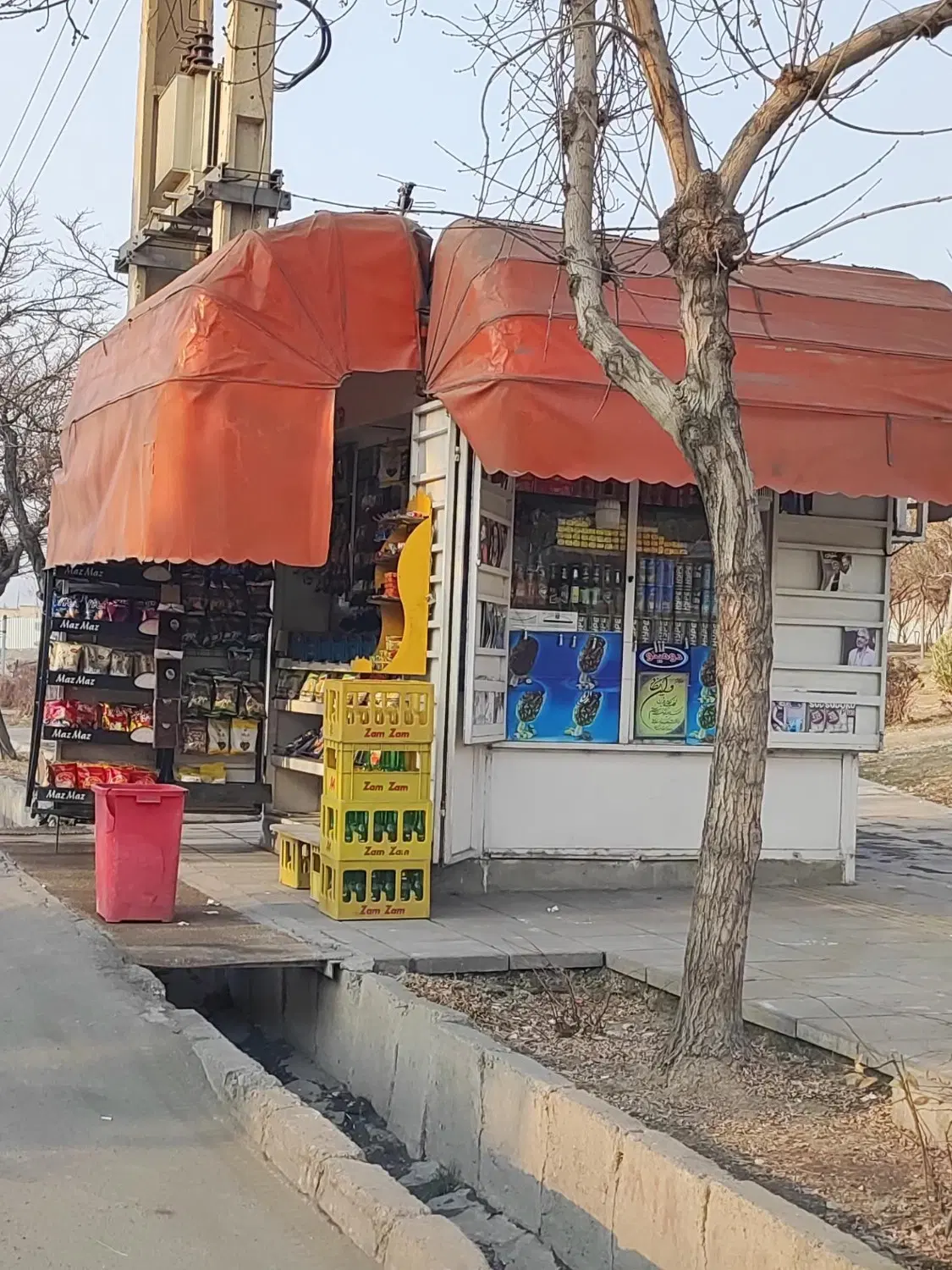 دکه با موقعیت خوب برای اجاره با واگذاری می خواهم