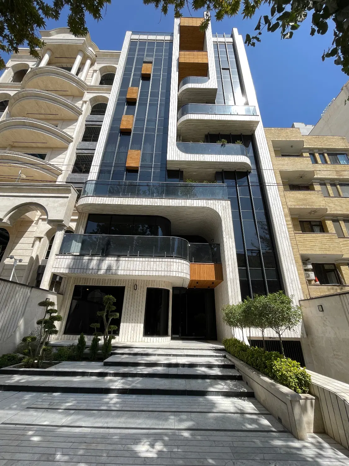 90متر بنا +60مترحیاط صفرشیک فول مدرن جنوبی 2خواب