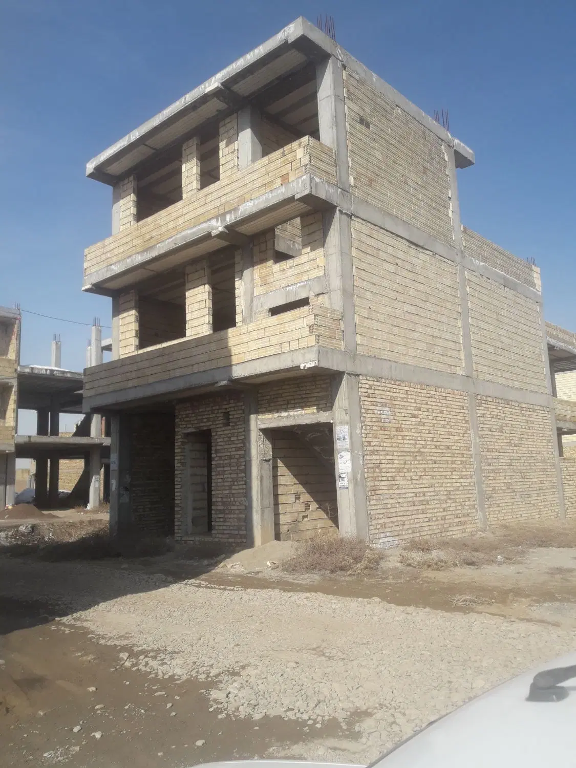 خانه در۱۳آبان ولنده قواره سوم به خیابان اصلی