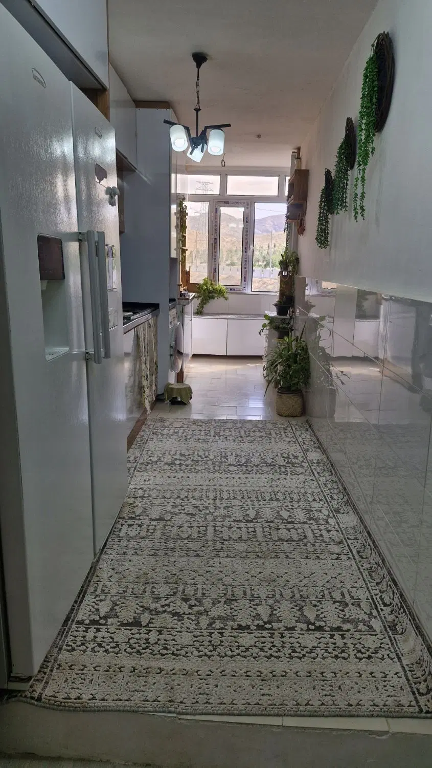 یه دستگاه اپارتمان طبقه سوم ۹۰متری