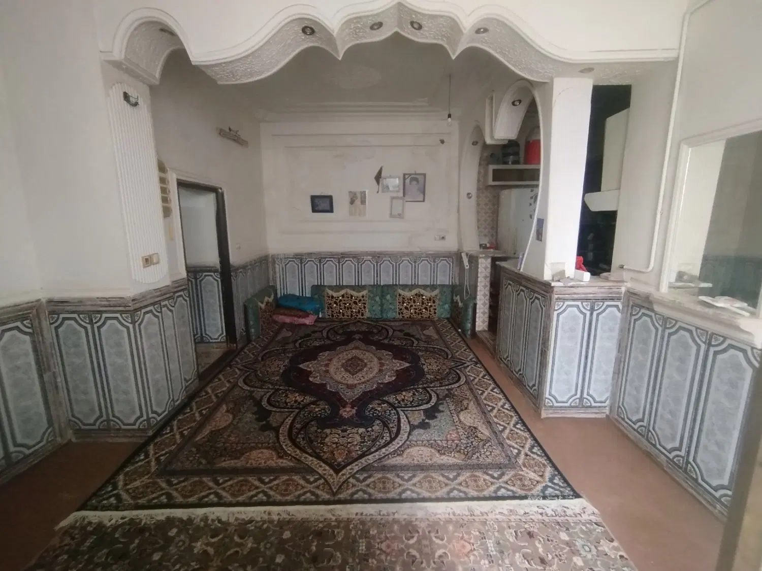 ملک فروشی