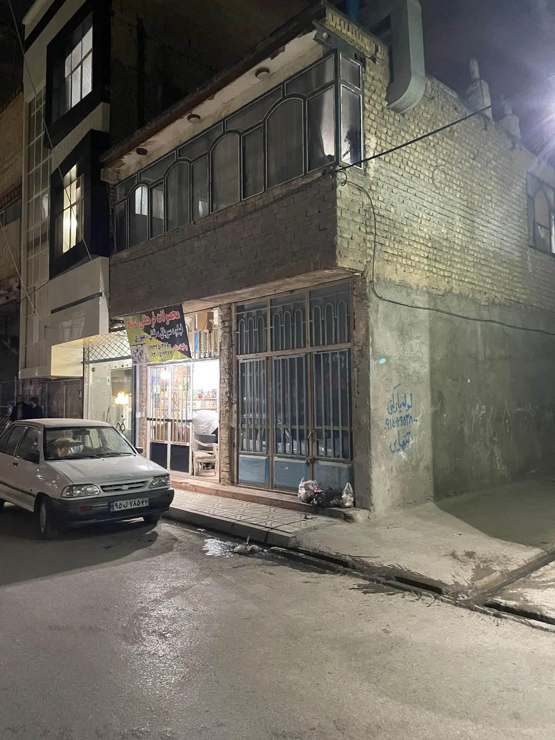 دو طبقه ۹۰ متری و مغازه توس ۹۱ ۸۷ ۸۵
