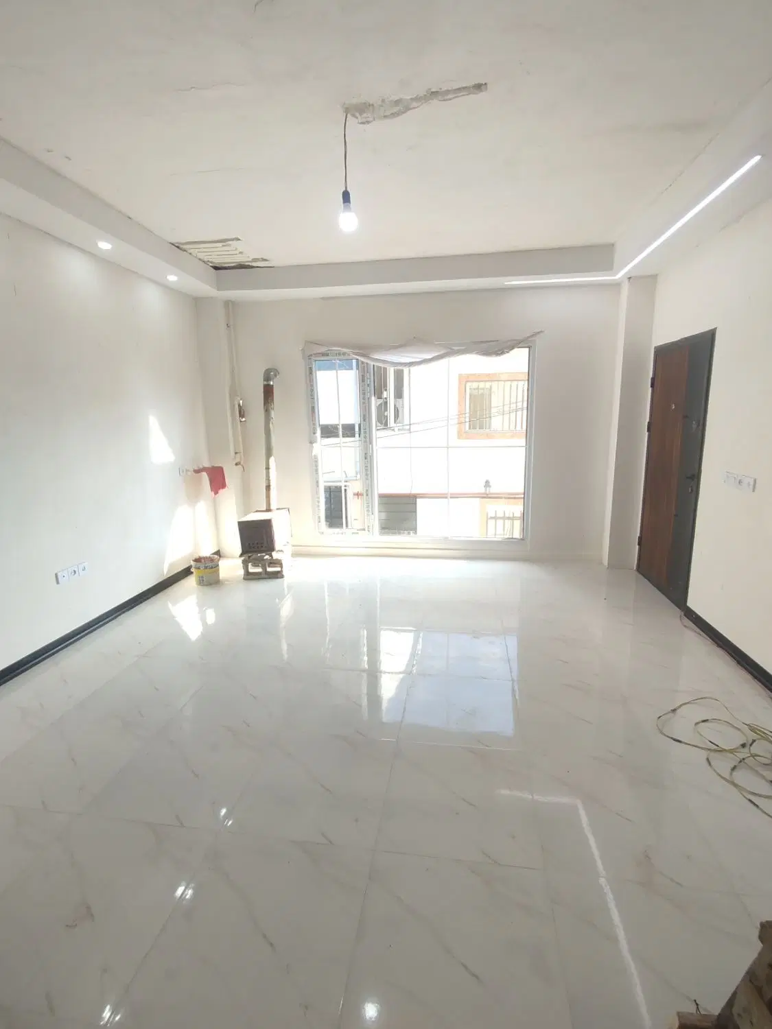 ساختمان تازه ساخت خیابان گلها