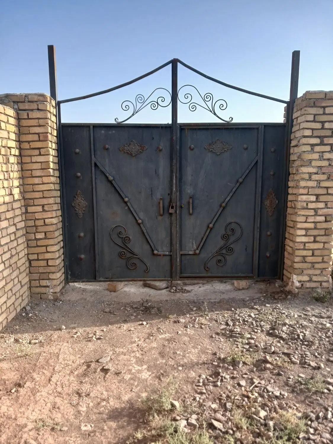 فروش باغ پسته 2هزار متری 2 ساله در اشتهارد