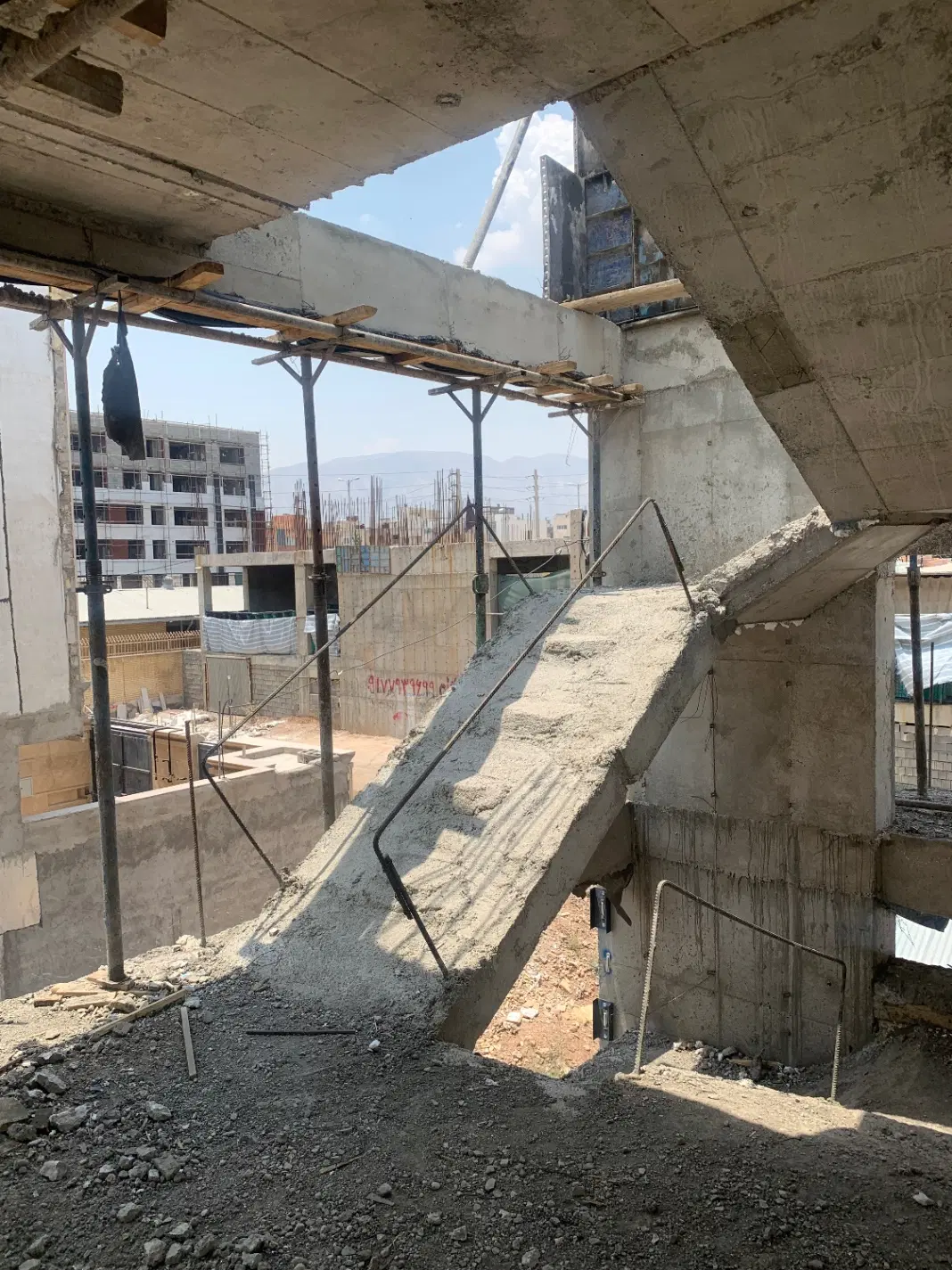 خواهان مشارکت درساخت