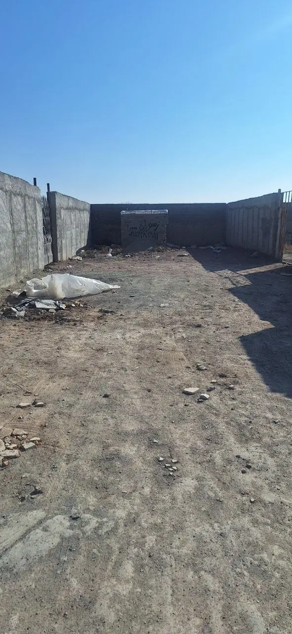 چار دیواری باغی