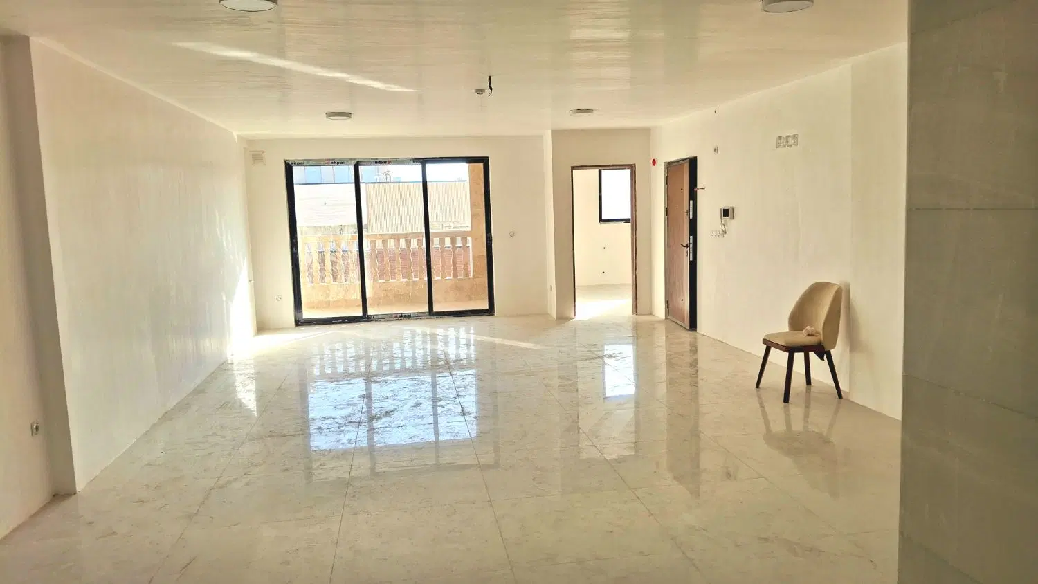 آپارتمان تک واحدی کلید اول