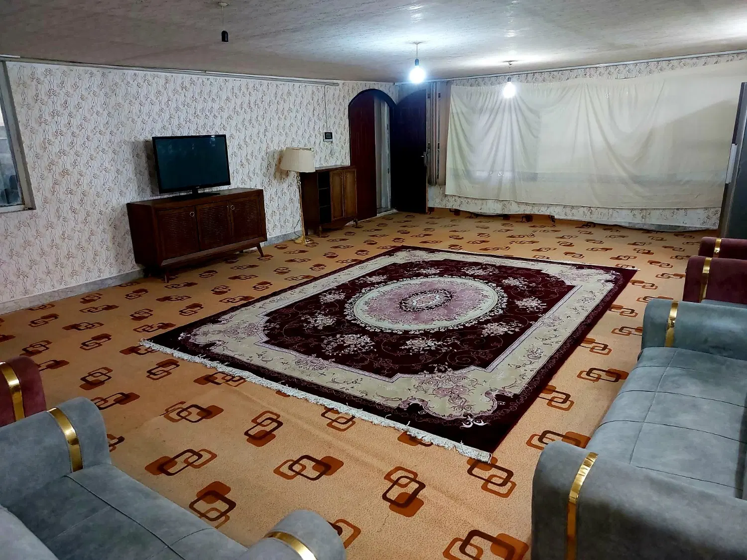 اجاره روزانه خانه ویلایی پارکینگ دار حیاط دار