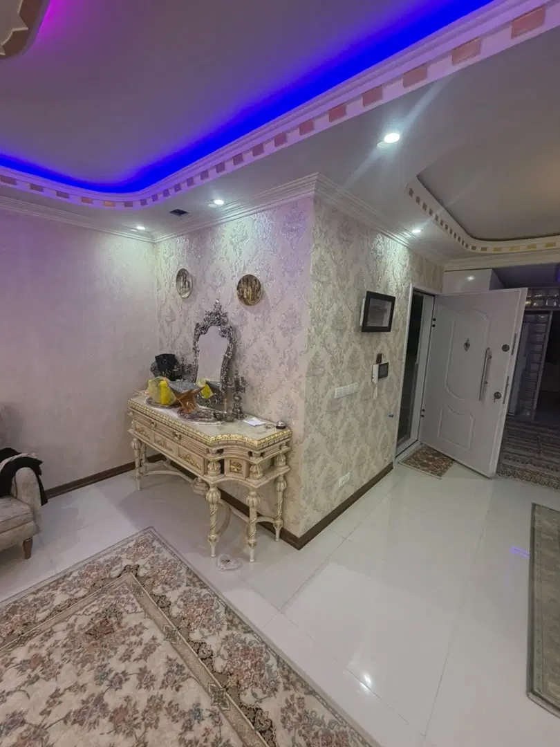 فروشی۱۱۴متری  نمکوریا۲۶متری شیخ مفیدکوچه پونک۱