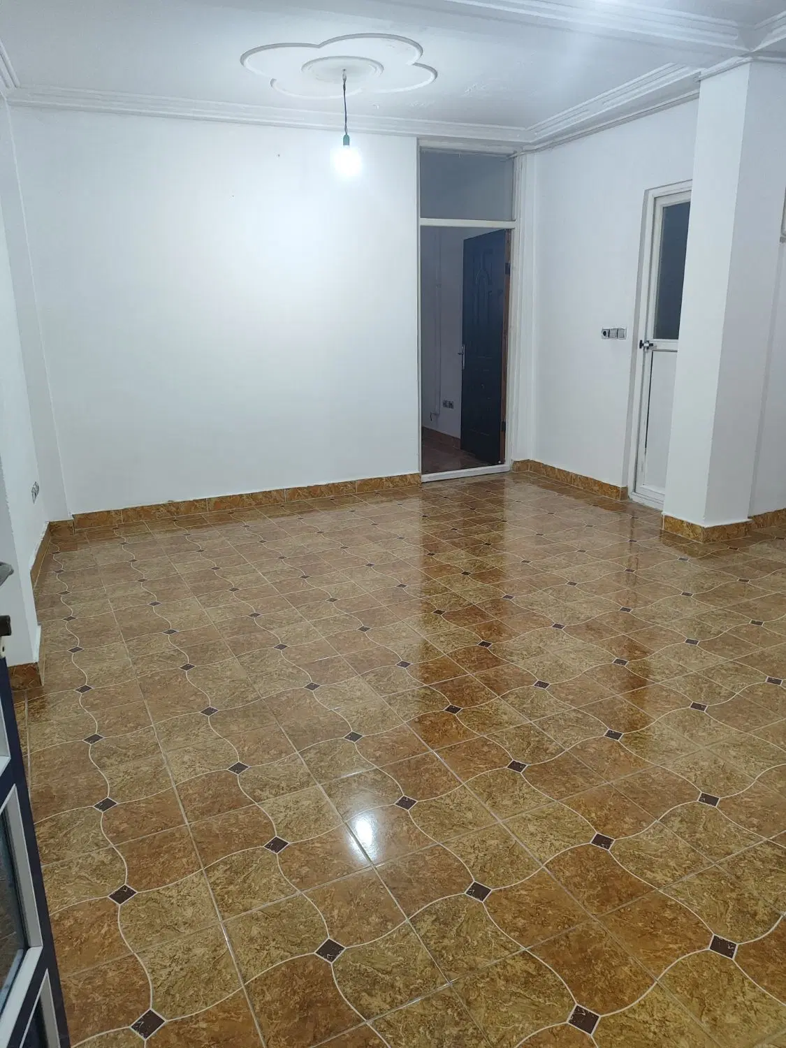 فروش خانه مسکونی در بغل ارشاد