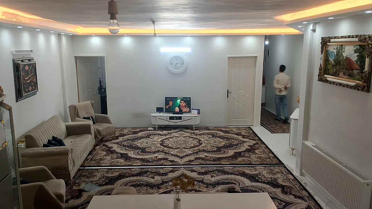 آپارتمان ۷۵ متری تک واحدی حاشیه۲۰متری