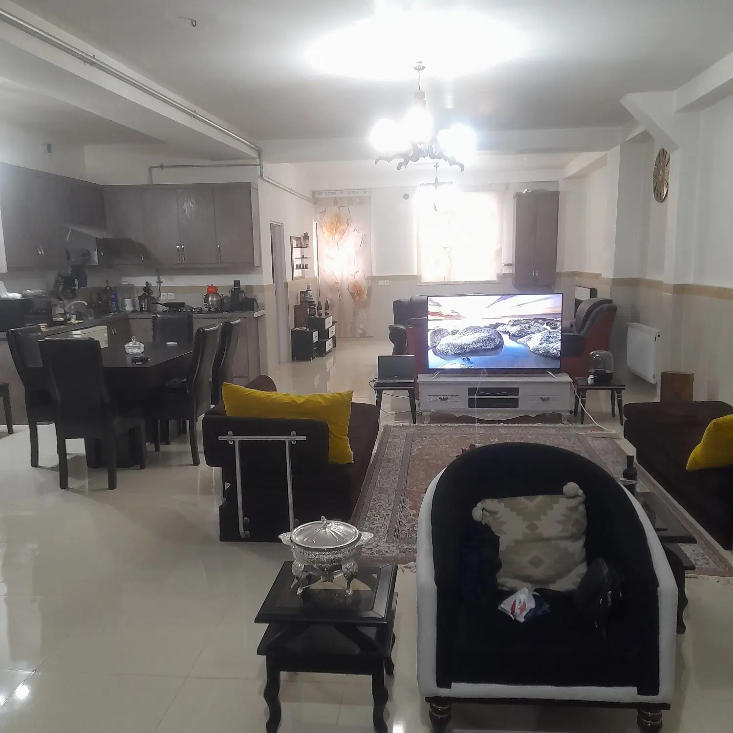 همخانه موجه نیازمندیم