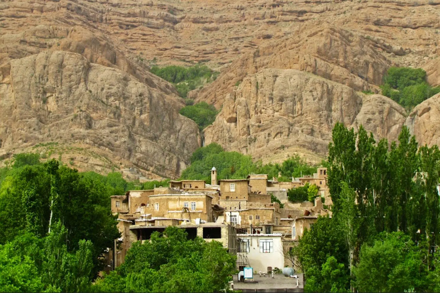 فروش زمین ۲۵۰ متری در یکی از بهترین قسمت قلات