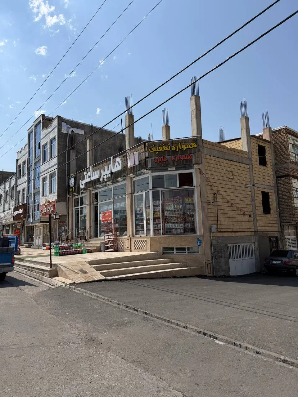 مغازه تجاری مسکونی به مساحت ۲۶۰ متر