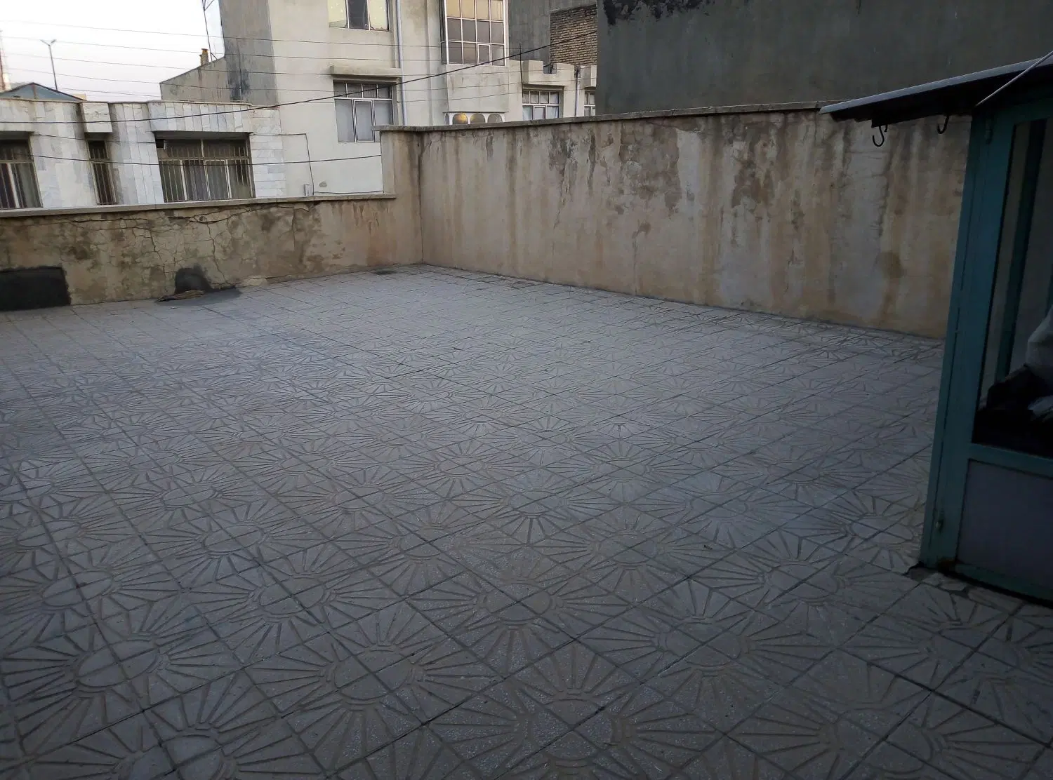 ویلایی ۲بر تاجگذاری