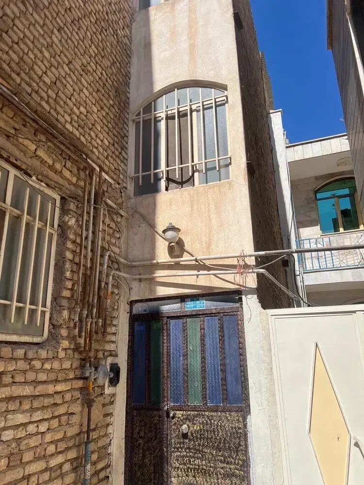 ۲طبقه‌و‌نیم هر طبقه ۱۰۰ متر با سند مجزا