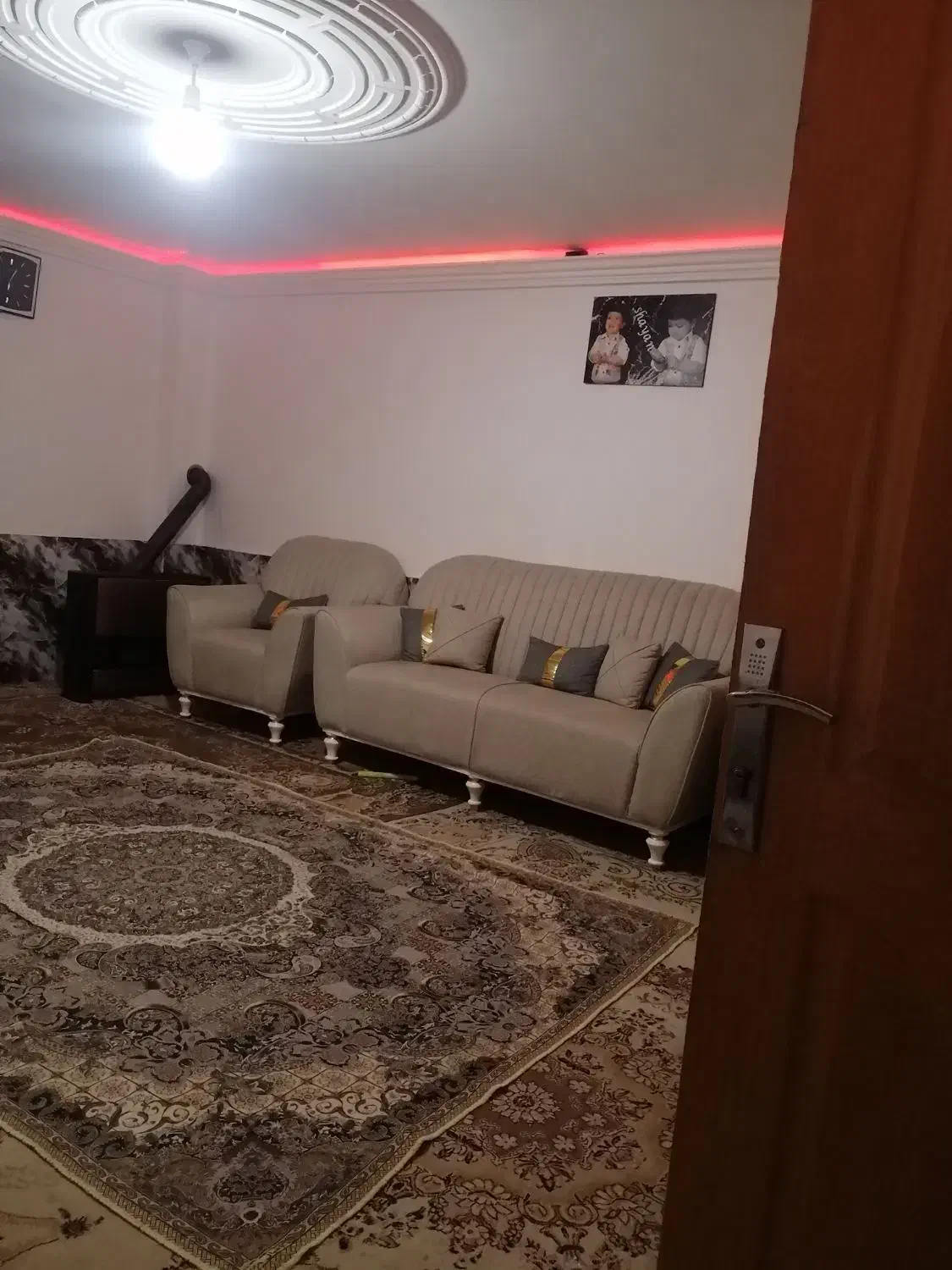 حیاط ویلایی با دو واحد