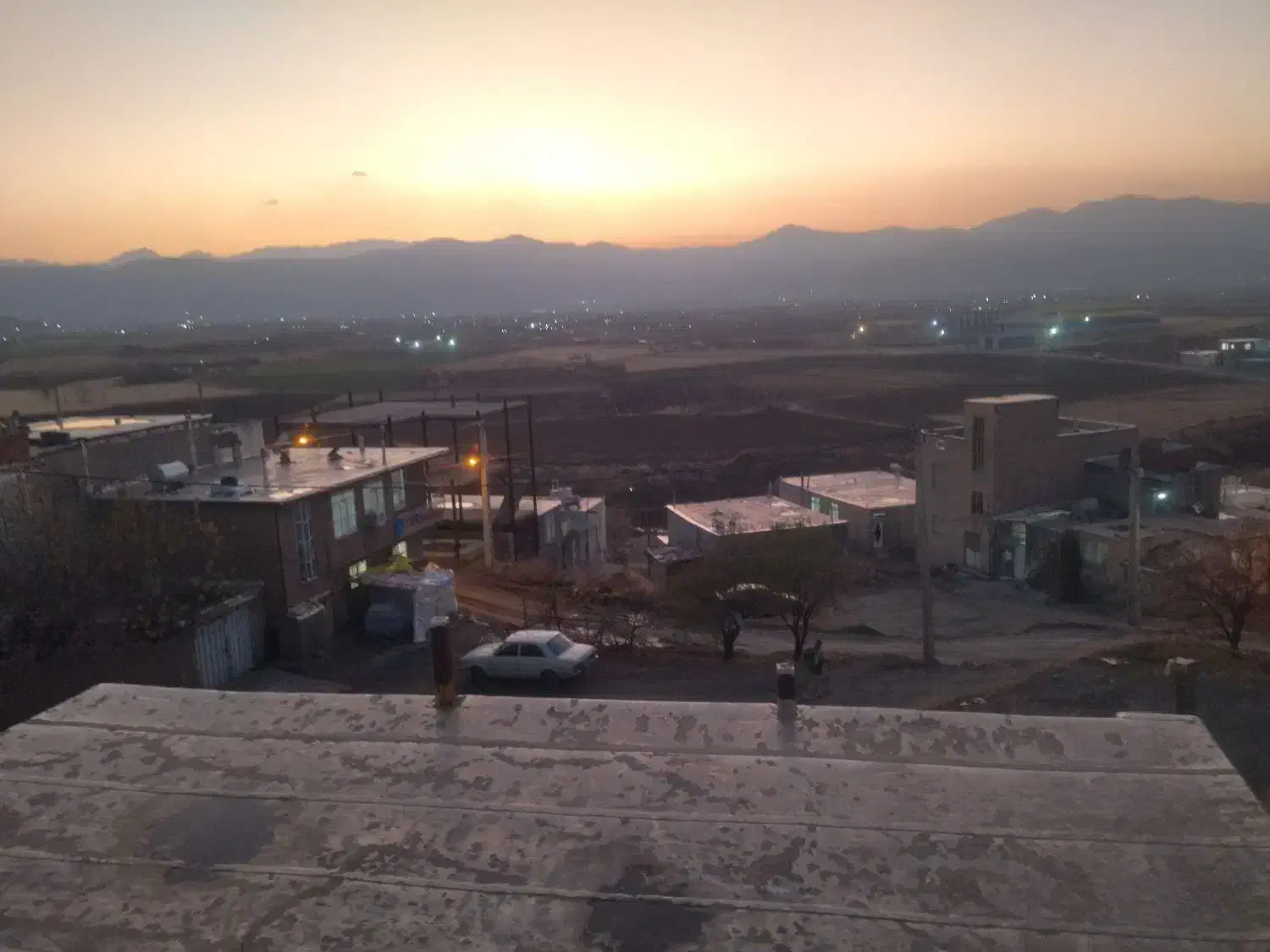 خانه یه طبقه سه نبش جوجه سازی