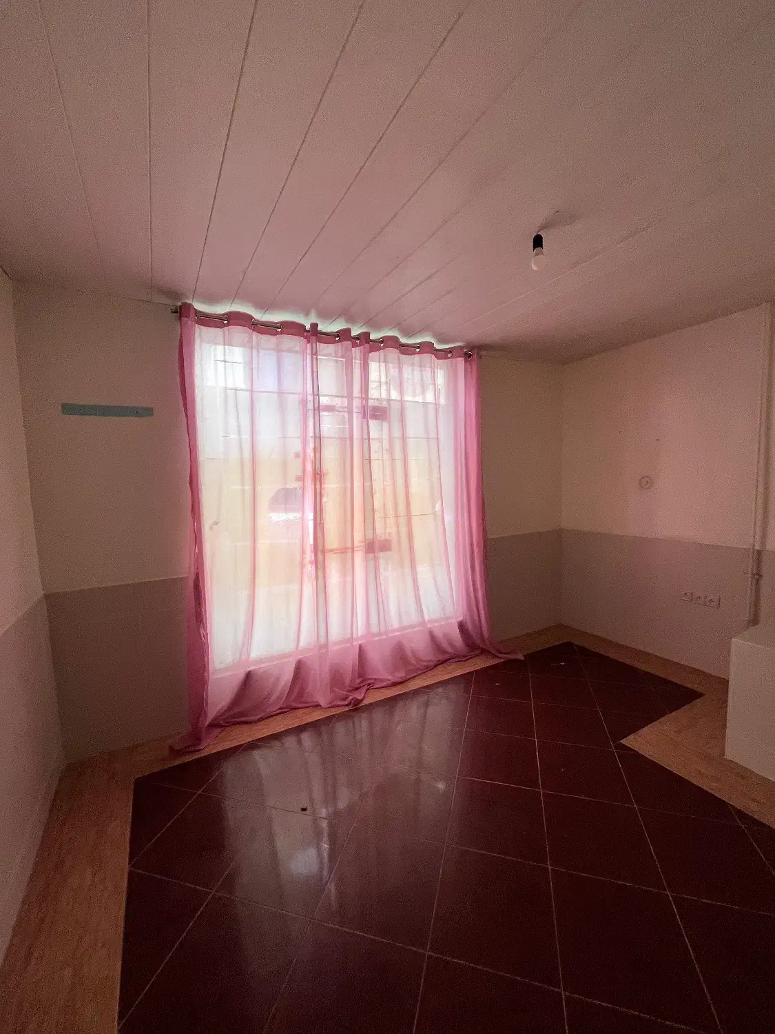 اجاره یک اتاق در سالن زیبایی زنانه