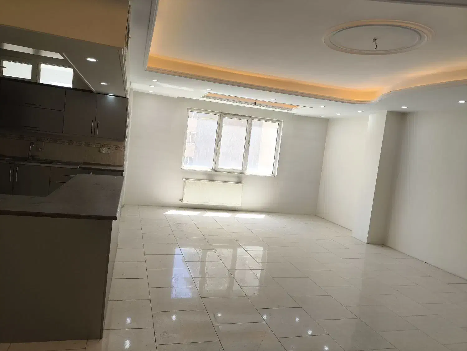 واحد ۱۲۰ متری در شاهد ، خیابان معراج