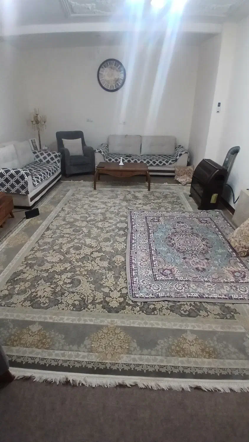 منزل به مساحت ۱۲۰متر درب حیاط ماشین رو نیست
