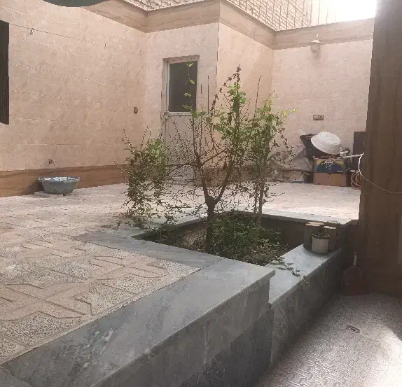 ۹۰ متر همکف با حیاط اختصاصی