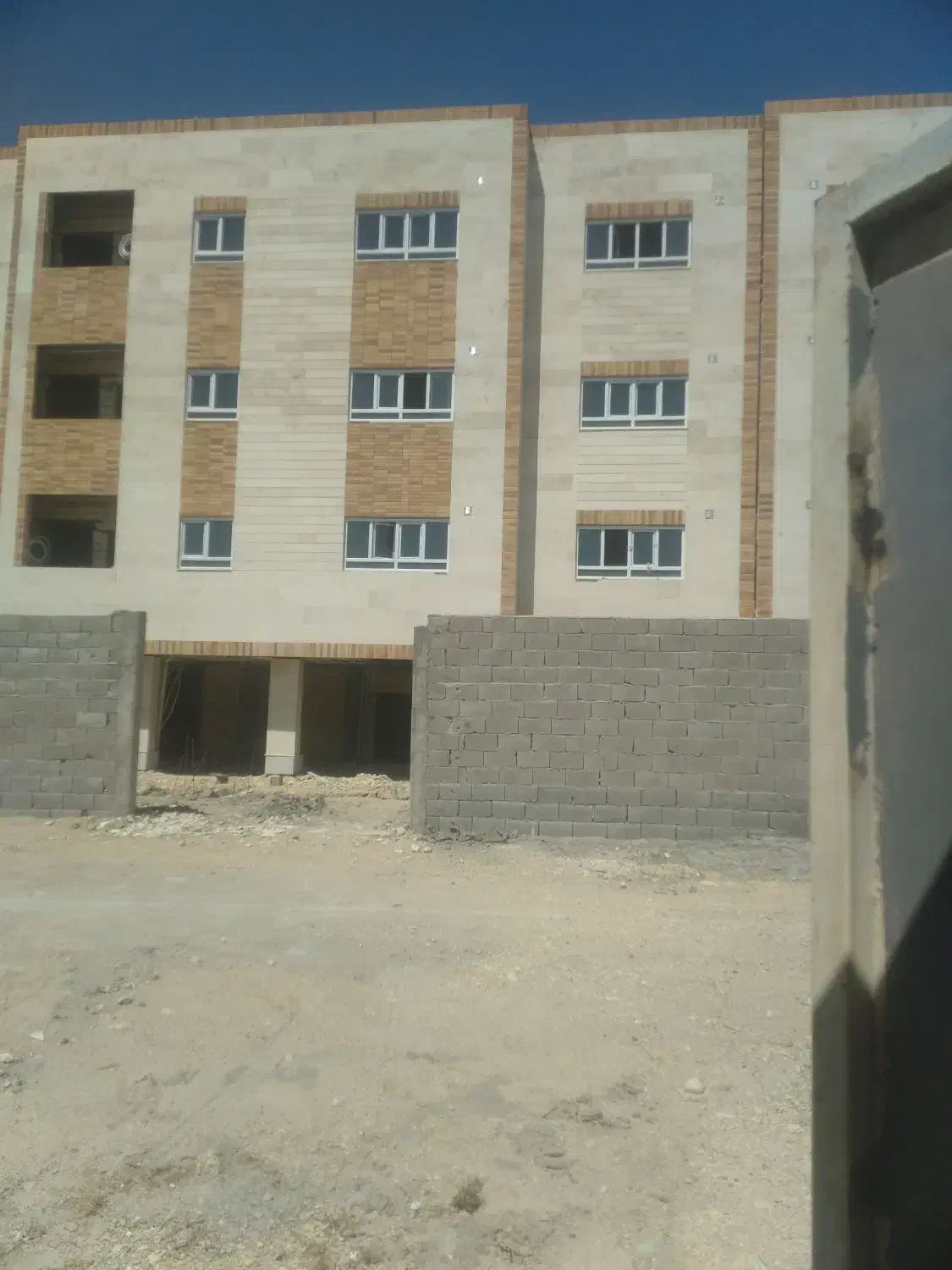 ساخت وساز منازل مسکونی وتجاری از صفر تا صد
