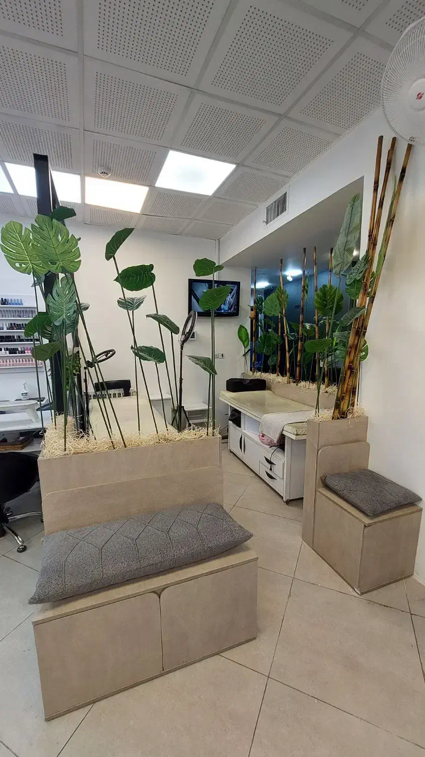 اجاره تخت مژه در سالن زیبایی