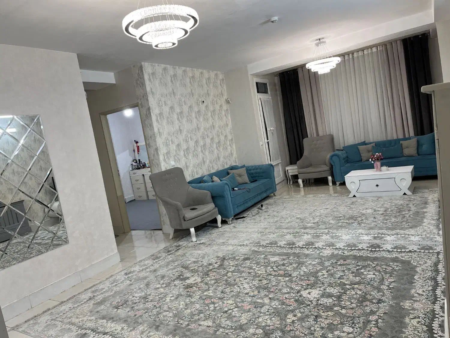آپارتمان ثمین لوکس و تجهیز