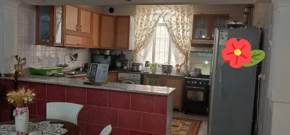 دو واحد یک   ساختمان  همکف وزیر زمین باهم ویا جدا