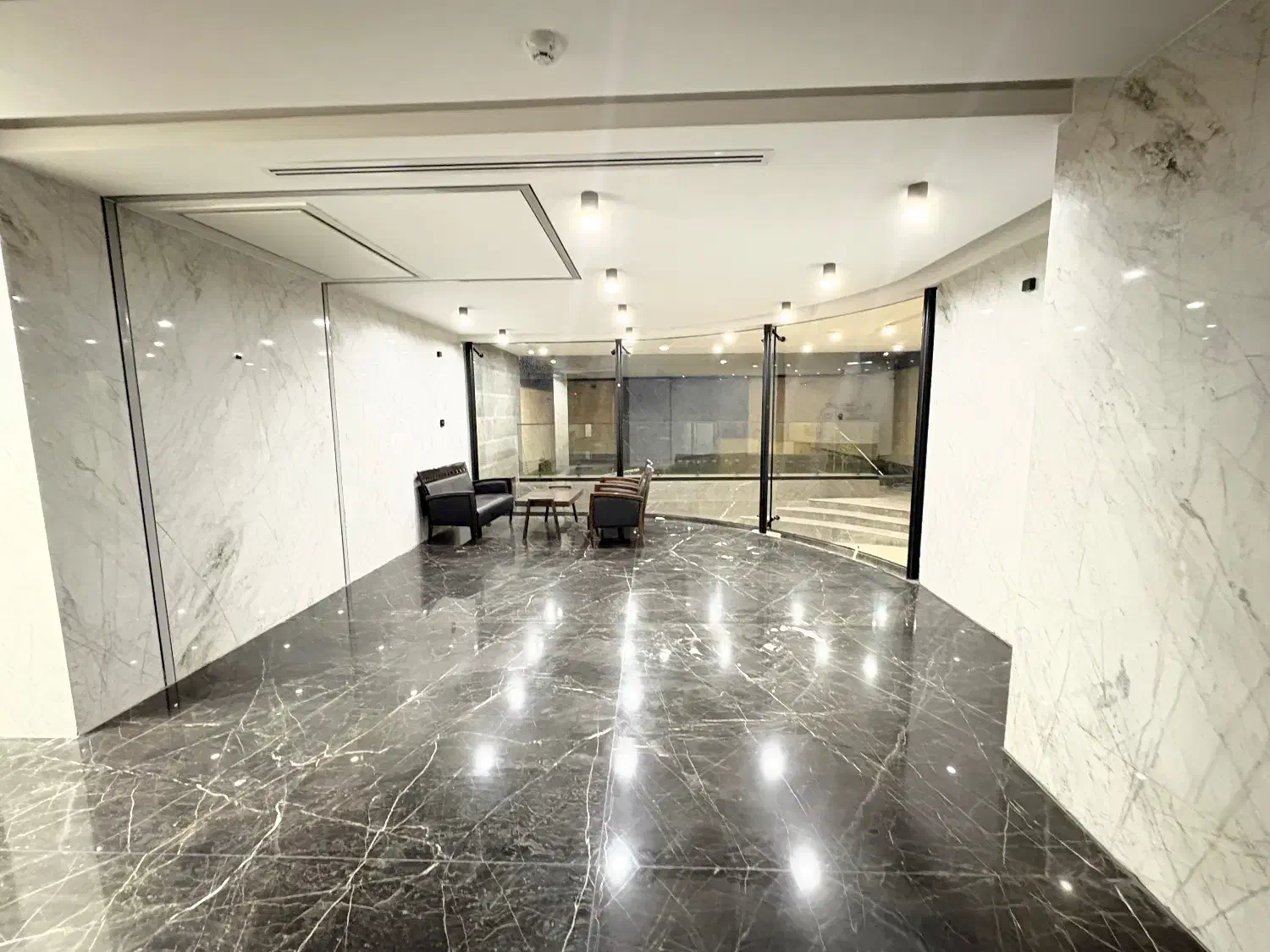 دفتر کار ۱۳۰ متری خیابان فردوسی