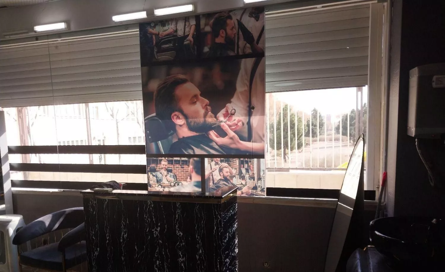 مغازه۲۵متری طبقه همکف دو نبش