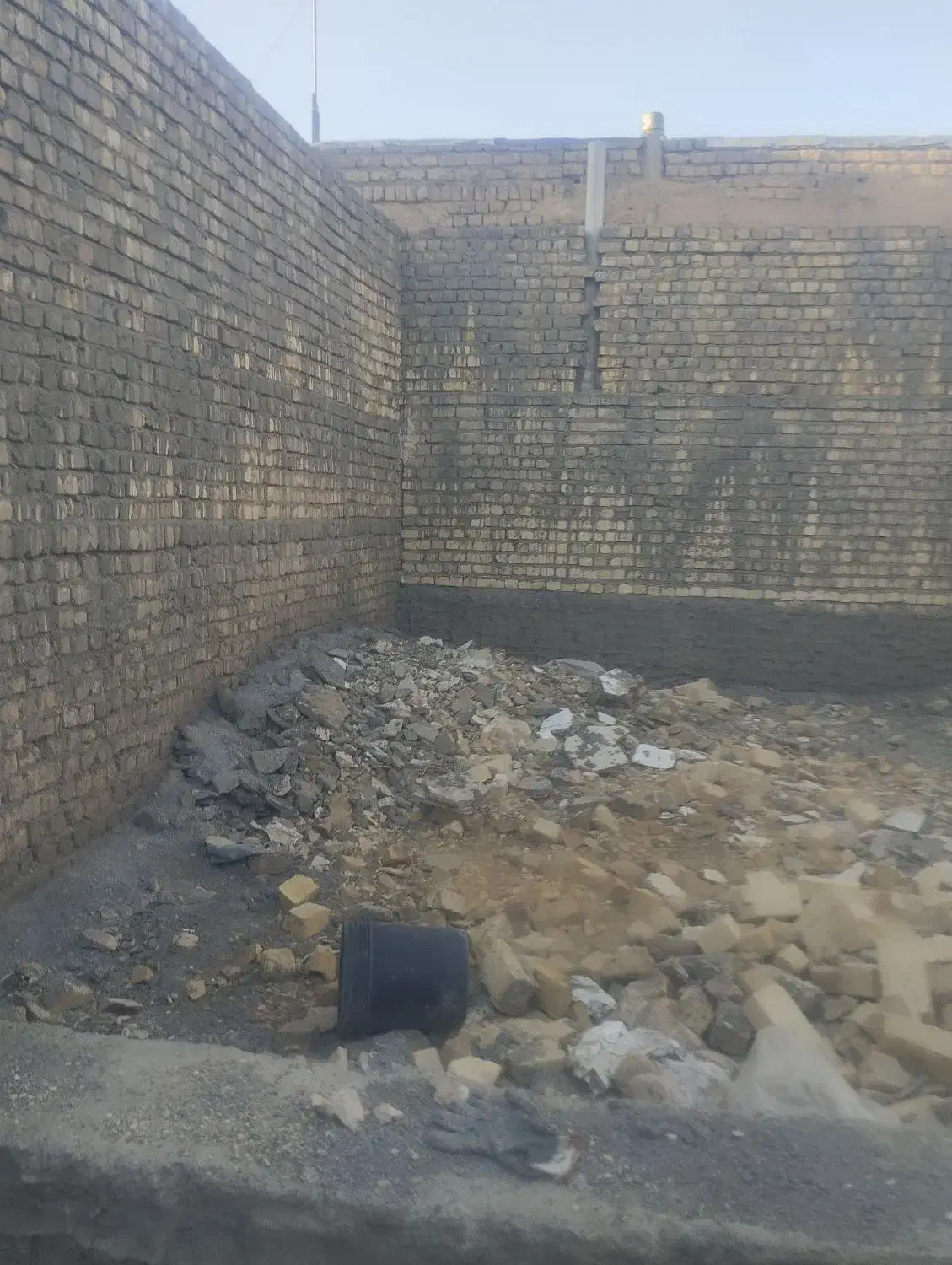 سلام خانه نیمه‌کاره ۱۷۰متر