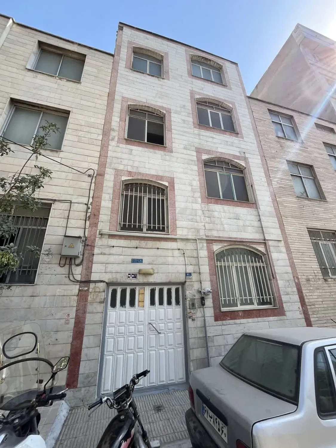 خانه دربستی جنوبی ۳_۵ طبقه+ زیرزمین