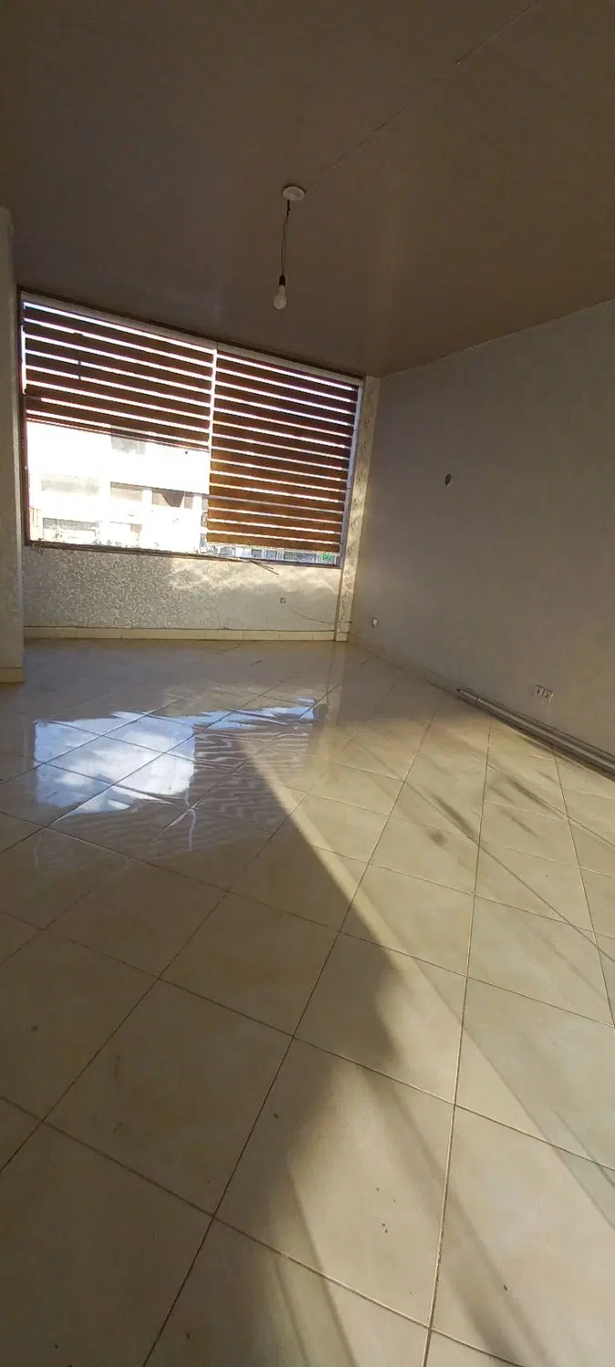 یک باب مقازه تجاری