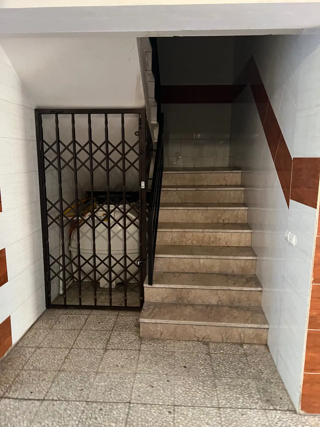 واحد خوش نقشه پارکینگ دوخواب