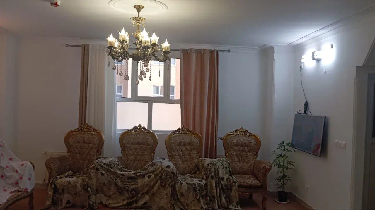 حدودا 84 متری  ویژه طلاب