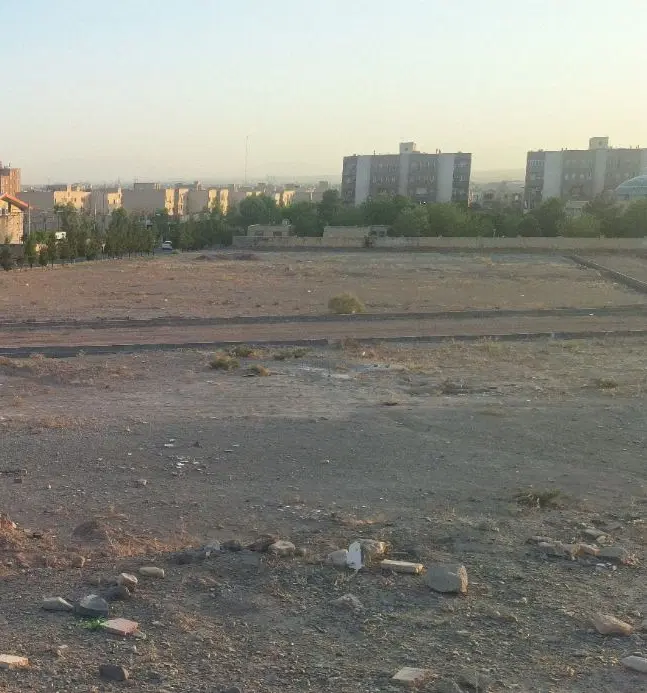 ۴۰۰ متر زمین جنب فضای سبز