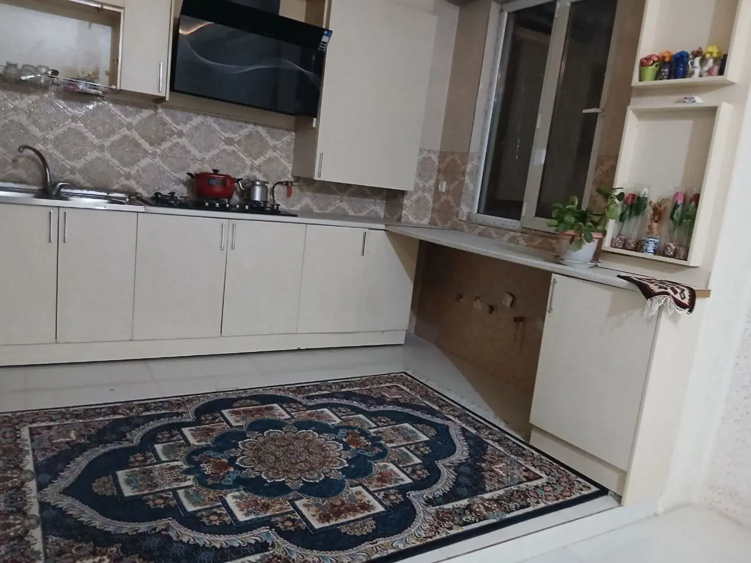 واحد در کوی ارغوان لوکس