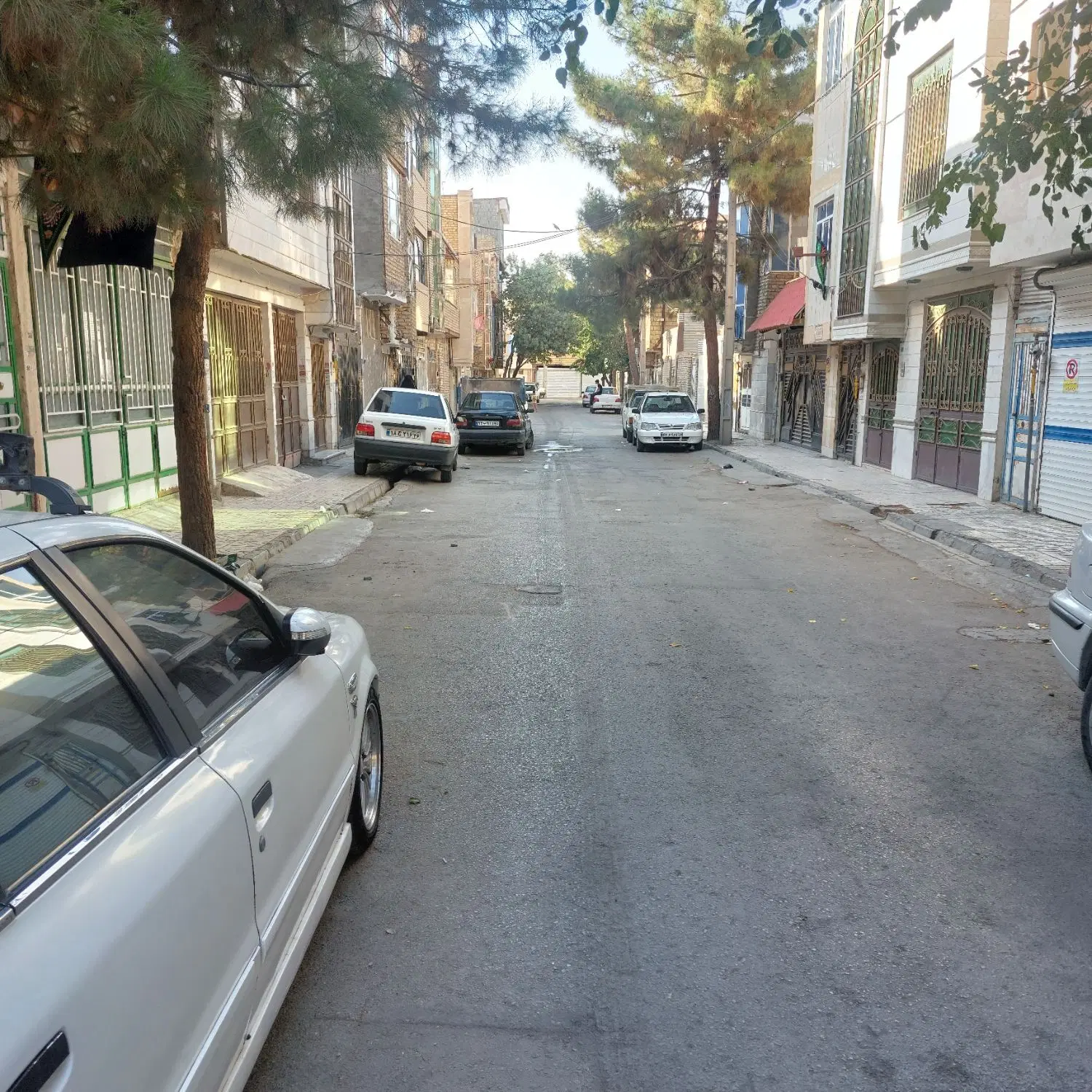 پاکینگ اختصاصی واحد اول کف سرامیک اتبوسرانی