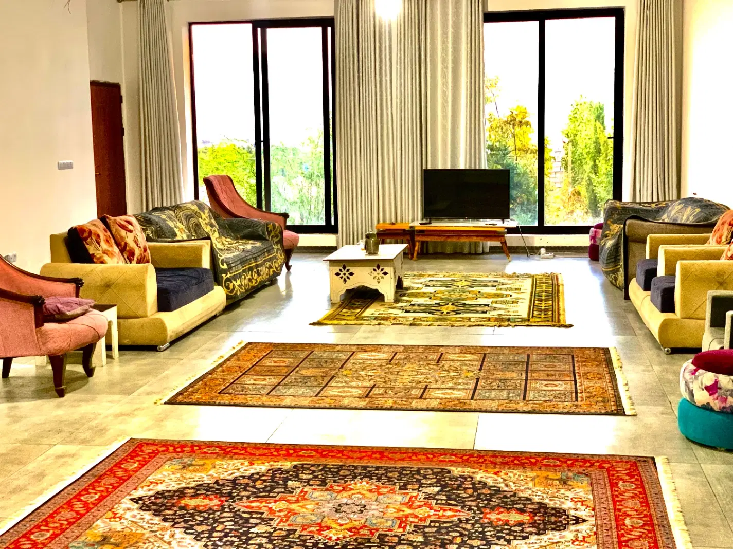 اجاره سالانه باغ ویلا شهرک گلستان با استخر ابگرم