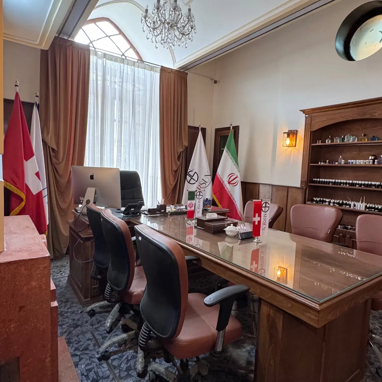 اجاره دفتر نئوکلاسیک در عمارت تاریخی پاساژ روشن