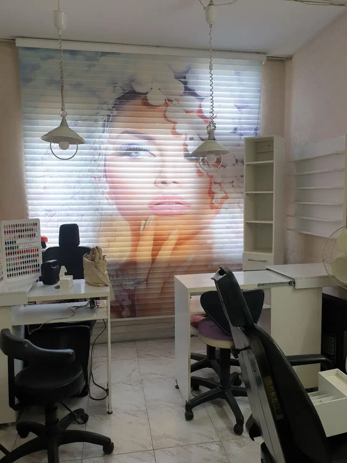 اجاره میز ناخن.صندلی.اتاق